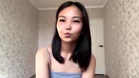 Lily online show from August 8, 11:10 am