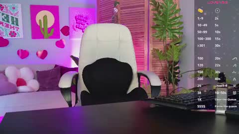 Mary online show from July 16, 11:04 pm