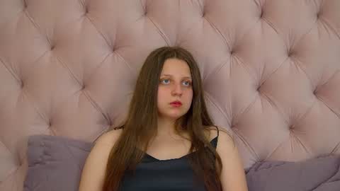 MaryMarmont online show from August 12, 9:00 am