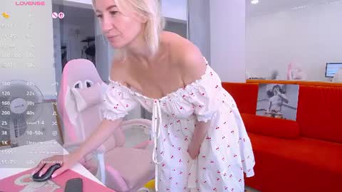 Mary online show from July 18, 9:54 am