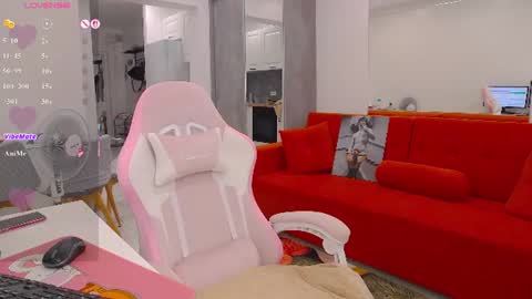 Mary online show from August 8, 4:40 pm