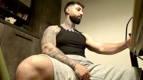 masculineguy69 online show from May 23, 5:38 pm