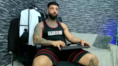 masculineguy69 online show from August 10, 9:16 pm