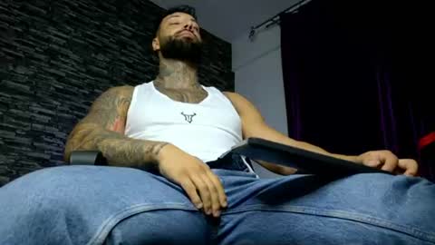 masculineguy69 online show from August 17, 8:14 pm