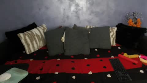 Nicolle online show from August 14, 12:42 pm