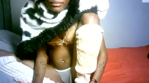 maskgang001 online show from August 12, 2:58 am