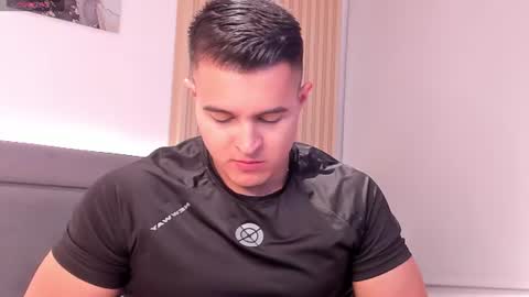 Mason Bennet online show from August 6, 11:15 pm