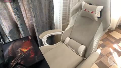 masonsilver_ online show from August 7, 7:19 am