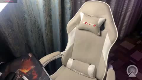 masonsilver_ online show from August 12, 3:03 pm