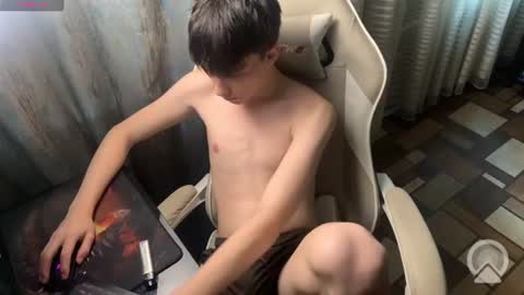 masonsilver_ online show from August 13, 10:40 am