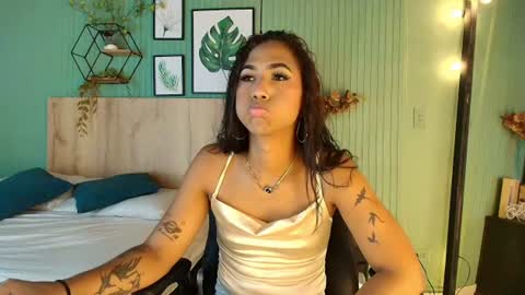 massielhot online show from August 11, 5:04 pm