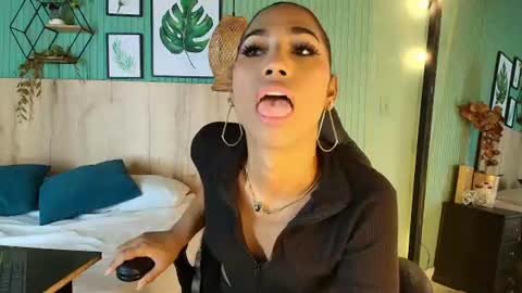 massielhot online show from August 13, 6:44 pm