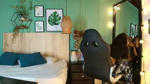massielhot online show from August 14, 5:27 pm