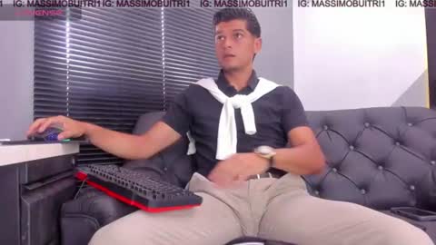 I am Massimo online show from July 30, 3:52 pm