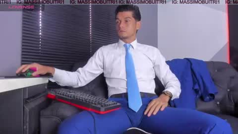 I am Massimo online show from August 3, 12:45 pm