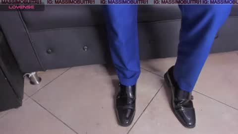 I am Massimo online show from August 3, 2:57 pm