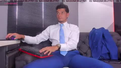 I am Massimo online show from August 3, 4:03 pm