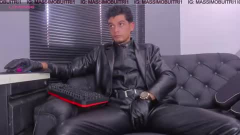 I am Massimo online show from August 3, 5:09 pm