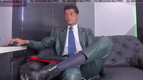 I am Massimo online show from August 4, 2:25 pm