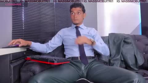 I am Massimo online show from August 11, 1:46 pm