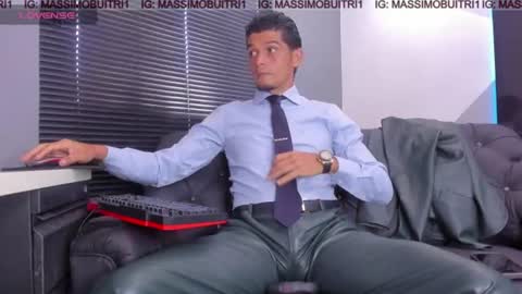 I am Massimo online show from August 11, 2:52 pm
