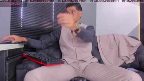 I am Massimo online show from August 14, 12:20 pm