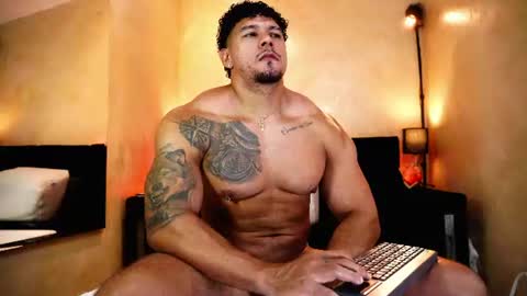 massimowalton2 online show from August 8, 3:23 pm