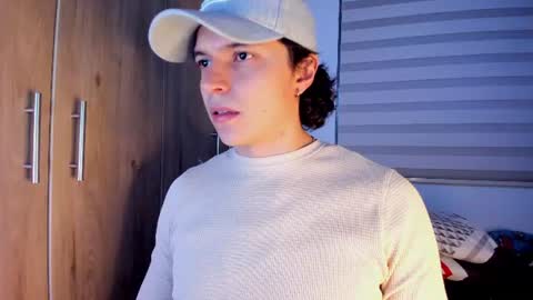 mastrangelo_x online show from August 5, 1:47 am
