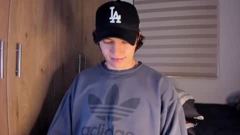 mastrangelo_x online show from August 15, 3:32 am