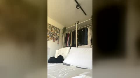 matej_cauci online show from March 5, 9:27 am