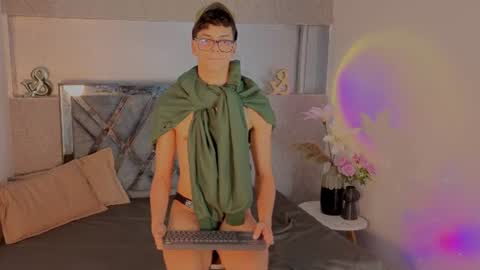Mateo online show from August 12, 8:38 am