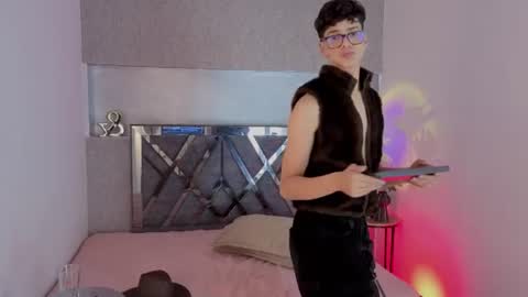 Mateo online show from August 13, 8:39 am