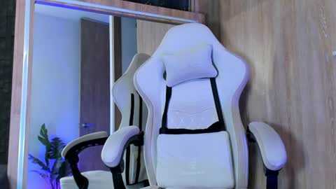 matias_strong1 online show from August 10, 12:39 pm