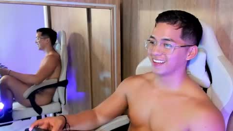 matias_strong1 online show from August 12, 5:04 pm