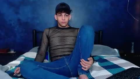 matthew_hawk19 online show from July 25, 2:21 pm