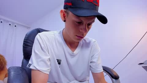 MatthewBoy online show from April 29, 2:19 pm