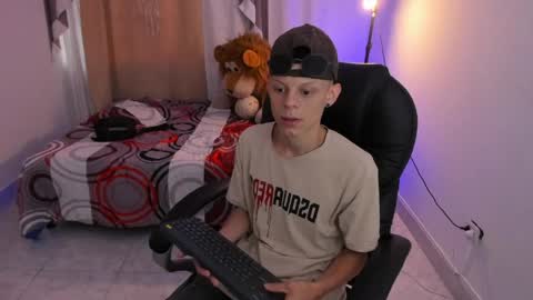 MatthewBoy online show from May 1, 11:14 am