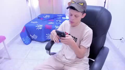 MatthewBoy online show from August 6, 12:04 pm