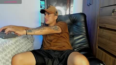 mattiwsmorris_ online show from May 23, 12:57 am