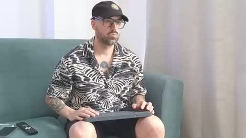 Mattxfeet online show from August 6, 6:07 pm