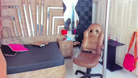 Sexy Hot Mature Sophy online show from June 20, 5:02 pm