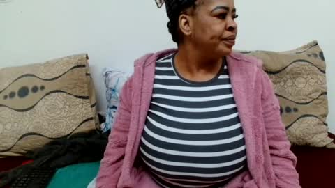 maturedbootyqueen online show from August 12, 9:55 am