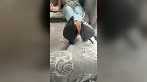 Marie Moore online show from August 28, 2:04 pm