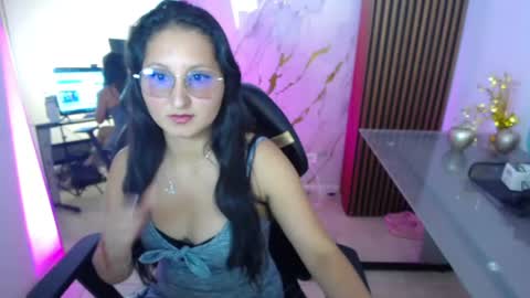 Mauren online show from August 12, 3:25 pm