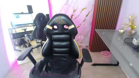 Mauren online show from August 12, 5:37 pm
