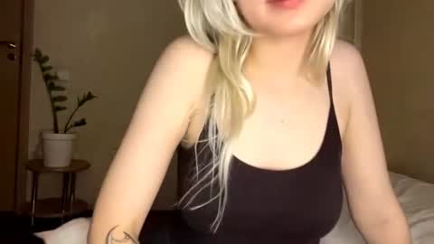 Lina online show from August 14, 11:25 am