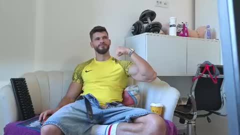mauro_real_man online show from August 2, 5:25 am
