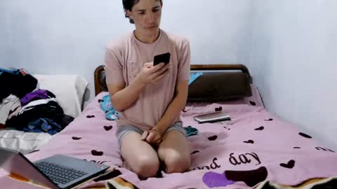 mauroluxandra online show from August 14, 2:04 am