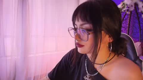 Mavis online show from August 8, 3:23 pm