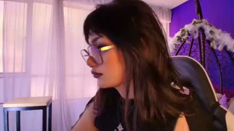 Mavis online show from August 10, 5:25 pm